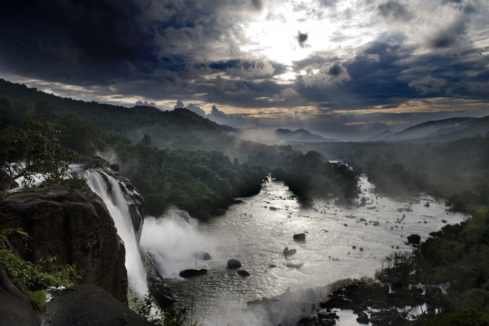 13 Waterfall Atirapalli. Photo by: wikimedia.org