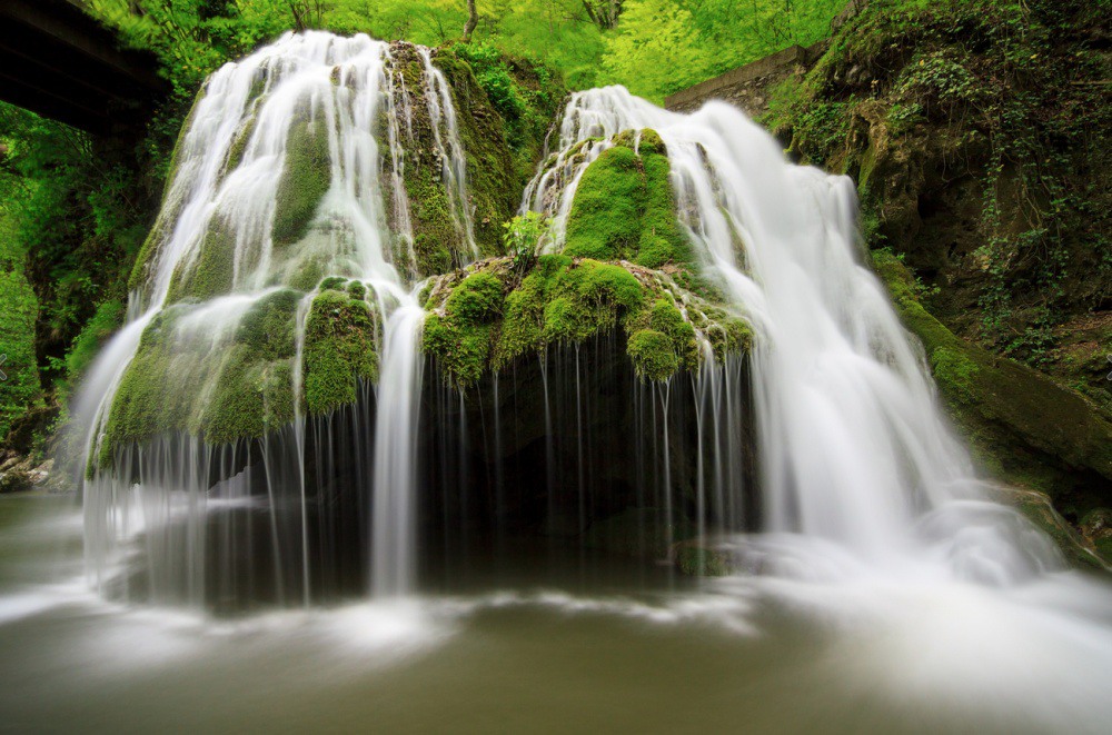 2 Waterfall Biggar. Photography by Sebastian Puraci.