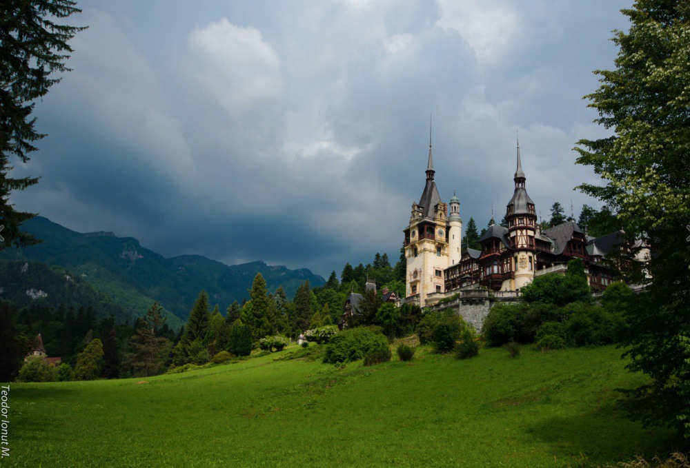 4 Peles Castle. Photography by Teodor Ionut.