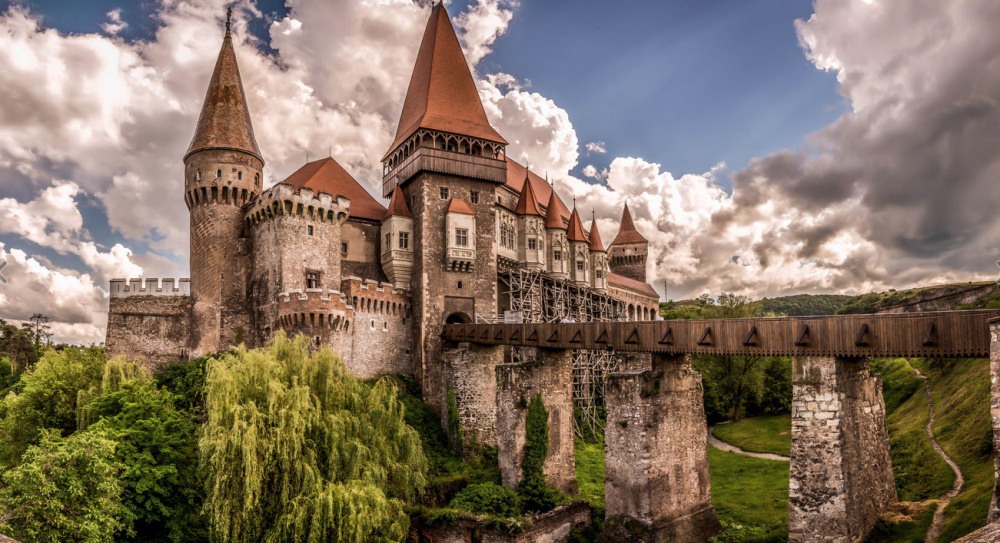 7 Corvin Castle. Photography by Ovidiu Grijulescu.