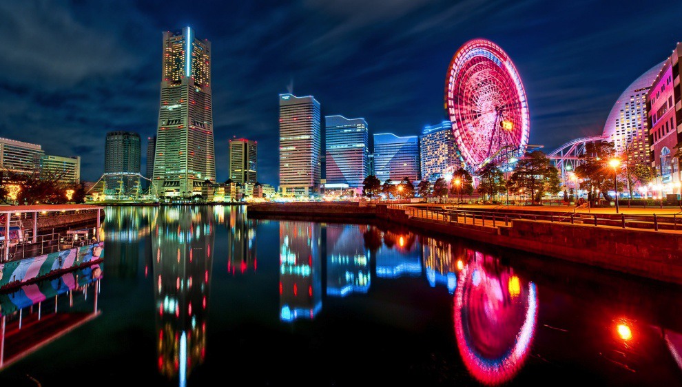 2 View of the city of Yokohama at night. Photography by hqwide.com