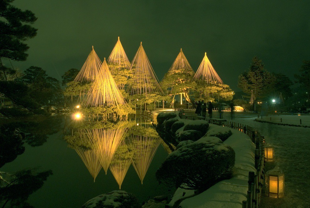 4 Park Kenroku en night. Photography by googlegroups.com