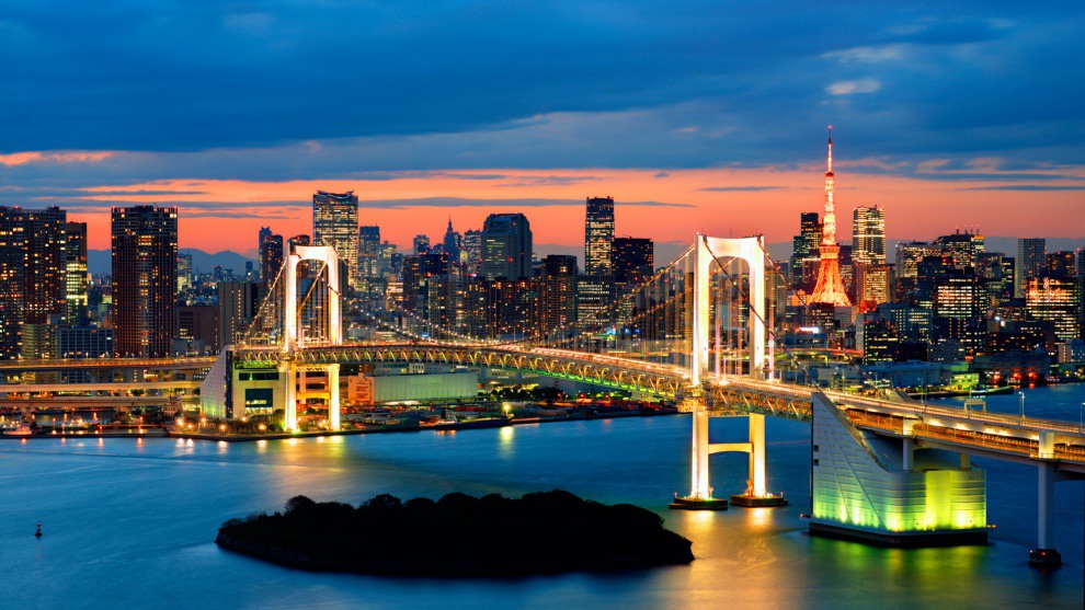 10 Rainbow Bridge in Tokyo. Photography by maupintour.com