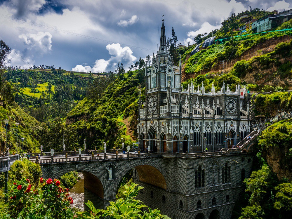 17 Las Lajas Sanctuary, Colombia. Photograph by pinimg